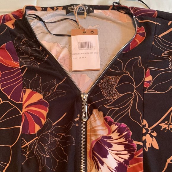 NWT - Beautiful Blouse, Black with Floral, Zippered Neckline SZ L - Picture 6 of 8